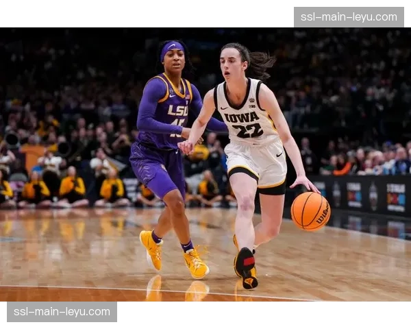 状元秀阿兹·福德首次参加WNBA球队训练